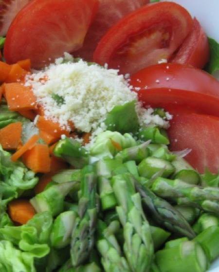 Red And Green Salad With Peanut Dressing